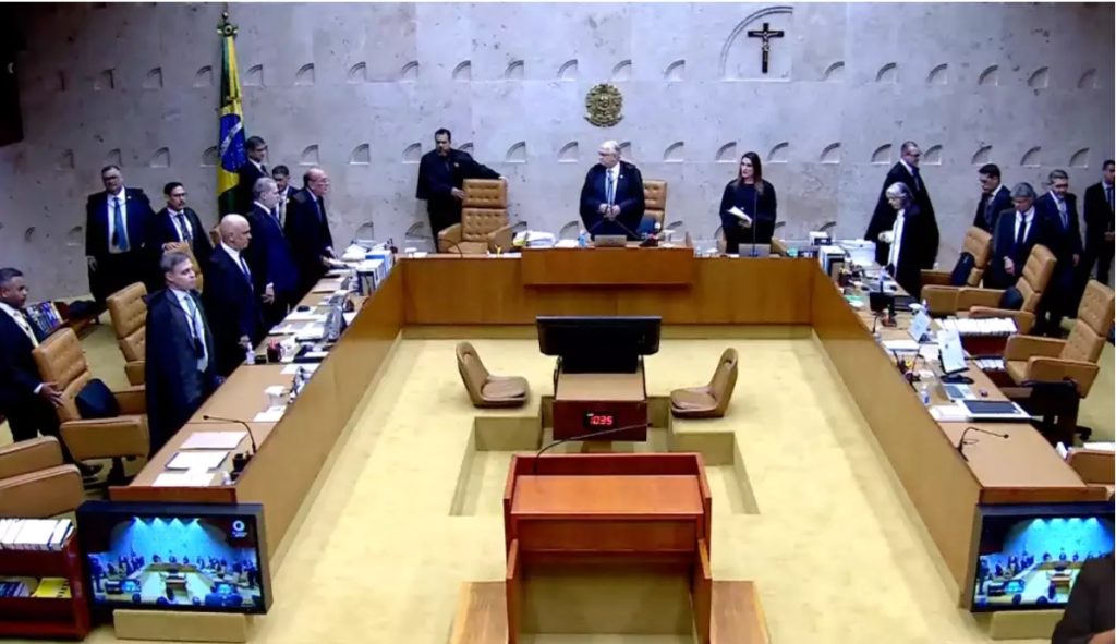 Crise no STF se intensifica com disputa sobre relações de Vorcaro